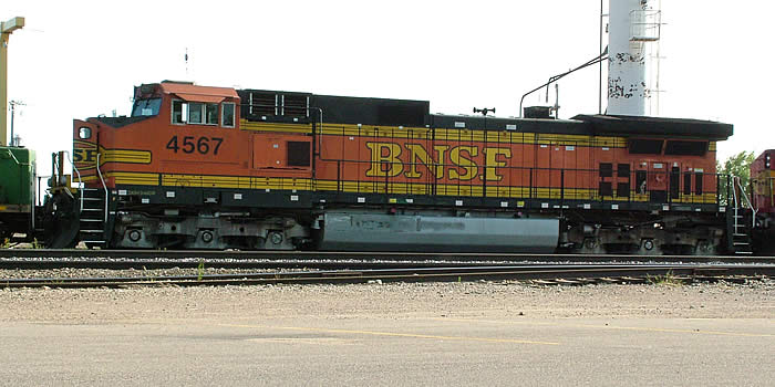 bnsf4567.jpg